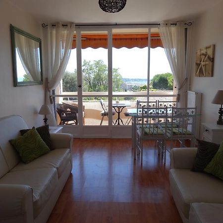 2 Bedroom Modern Apartment In Antibes With Sea View Номер фото