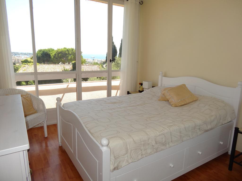 2 Bedroom Modern Apartment In Antibes With Sea View Номер фото