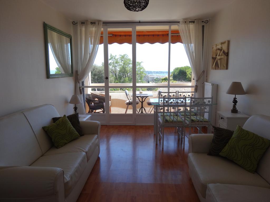 2 Bedroom Modern Apartment In Antibes With Sea View Номер фото