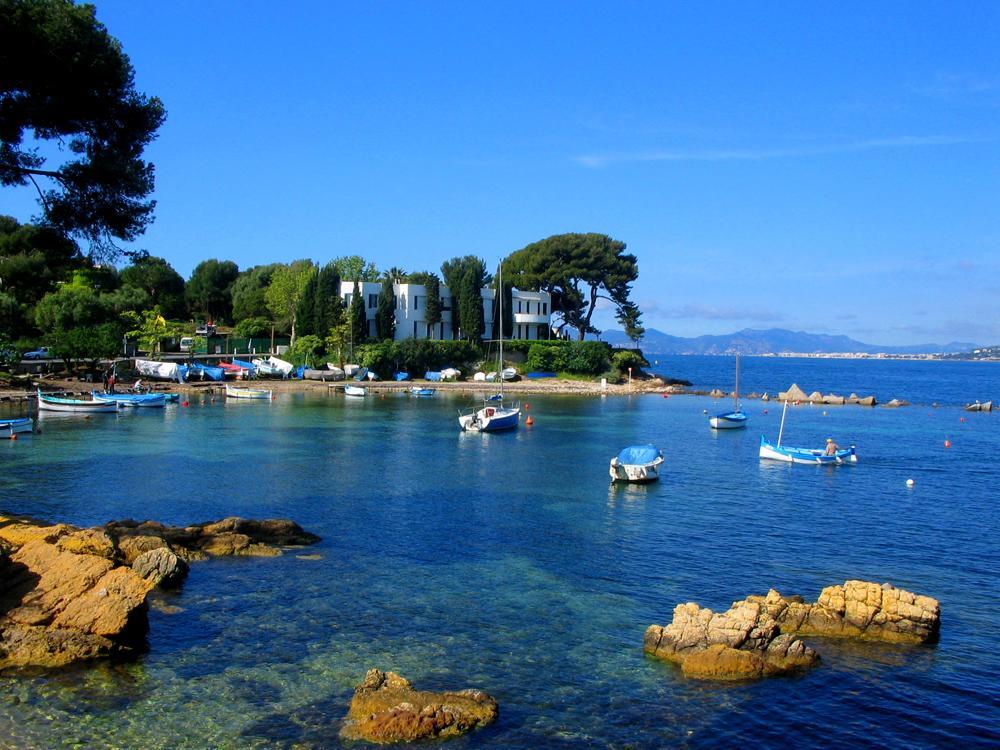 2 Bedroom Modern Apartment In Antibes With Sea View Екстер'єр фото